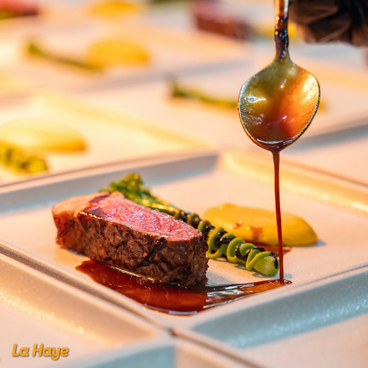 SET MENU — La Haye